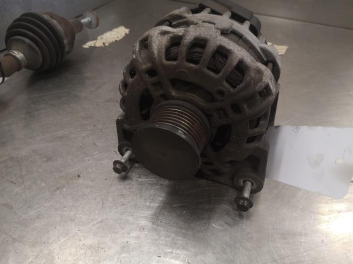 Begagnade Dynamo Renault Twingo III (AH) 0.9 Energy TCE 90 12V Pris på förfrågan erbjuds av Bongers Auto-Onderdelen Zeeland