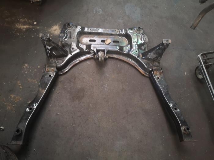 Used Subframe Nissan Qashqai (J11) 1.2 DIG-T 16V Price on request offered by Bongers Auto-Onderdelen Zeeland