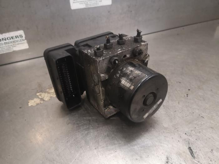 Usagé Bloc ABS Volkswagen Transporter T5 1.9 TDi Prix sur demande proposé par Bongers Auto-Onderdelen Zeeland