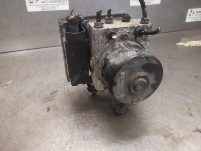 Usagé Bloc ABS Volkswagen Touran (1T1/T2) 2.0 TDI 16V 136 Prix sur demande proposé par Bongers Auto-Onderdelen Zeeland