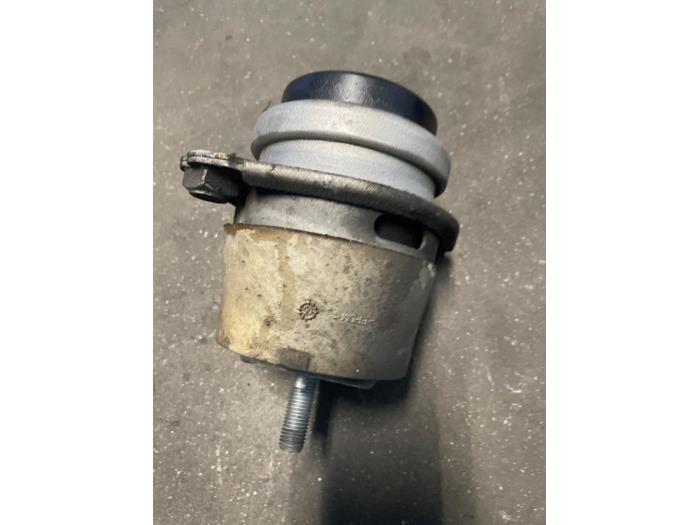 Used Engine mount Porsche Cayenne (9PA) 4.5 V8 32V Turbo S Price on request offered by Bongers Auto-Onderdelen Zeeland