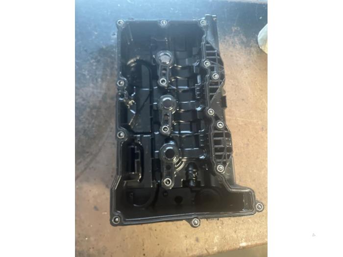 Ventildeckel van een BMW X1 (F48) sDrive 16d 1.5 12V TwinPower 2019
