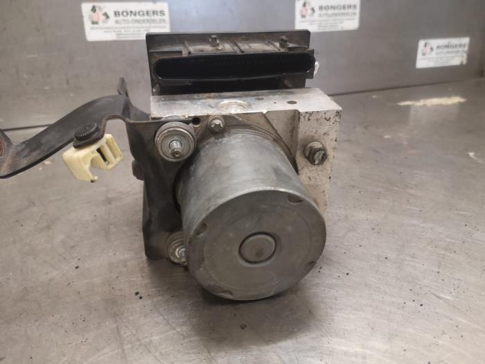 Usagé Bloc ABS Smart Forfour (454) 1.5 16V Prix sur demande proposé par Bongers Auto-Onderdelen Zeeland