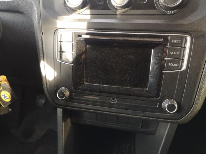 Używane Radio Volkswagen Caddy IV 1.6 TDI 16V Cena na żądanie oferowane przez Bongers Auto-Onderdelen Zeeland