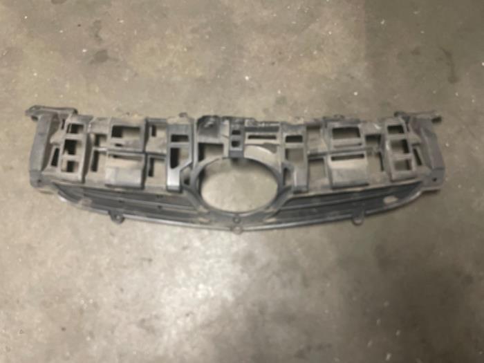 Gebrauchte Grillhalter Toyota Prius (ZVW3) 1.8 16V Preis auf Anfrage angeboten von Bongers Auto-Onderdelen Zeeland