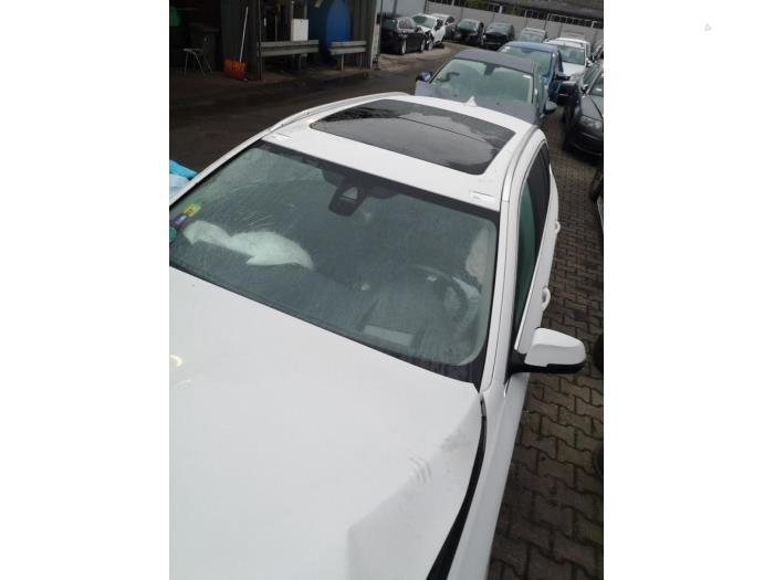 Używane Szyberdach BMW 5 serie Touring (F11) 520d 16V Cena € 395,00 Procedura marży oferowane przez Bongers Auto-Onderdelen Zeeland