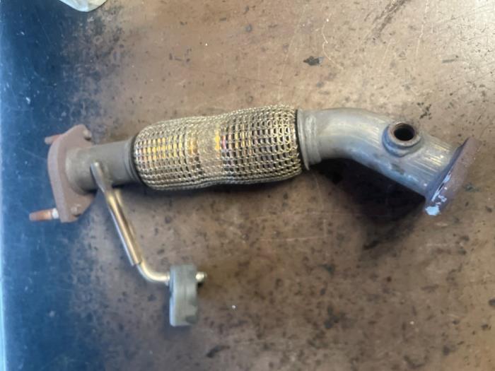 Used Exhaust front section Kia Niro I (DE) 1.6 GDI PHEV Price on request offered by Bongers Auto-Onderdelen Zeeland