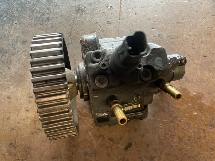 Begagnade Dieselpump Fiat Ducato (243/244/245/247) 2.0 JTD Pris på förfrågan erbjuds av Bongers Auto-Onderdelen Zeeland