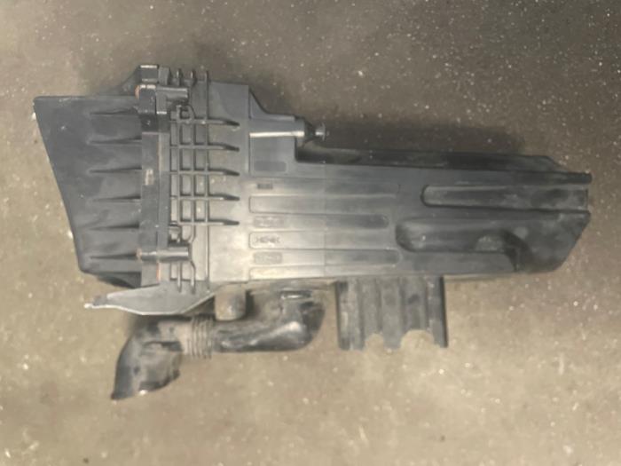 Gebrauchte Luftfiltergehäuse Ford Fiesta 6 (JA8) 1.0 EcoBoost 12V 100 Preis auf Anfrage angeboten von Bongers Auto-Onderdelen Zeeland