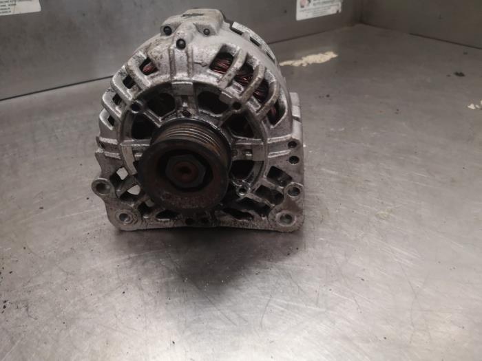 Begagnade Dynamo Volkswagen Fox (5Z) 1.2 Pris på förfrågan erbjuds av Bongers Auto-Onderdelen Zeeland