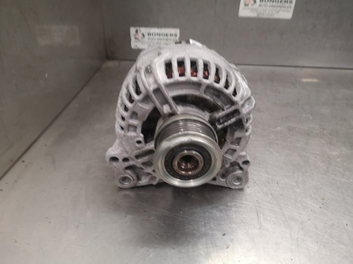 Begagnade Dynamo Volkswagen Golf V (1K1) 1.9 TDI Pris på förfrågan erbjuds av Bongers Auto-Onderdelen Zeeland