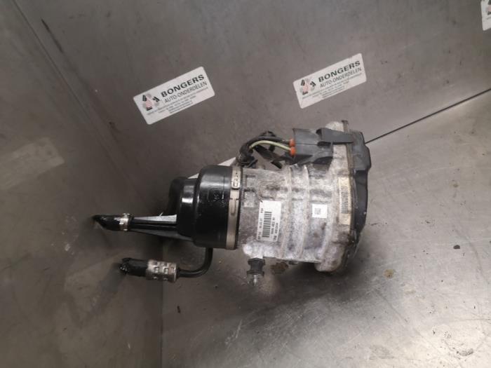 Usagé Pompe de direction Citroen C4 Grand Picasso (UA) 2.0 HDiF 16V 135 Prix sur demande proposé par Bongers Auto-Onderdelen Zeeland