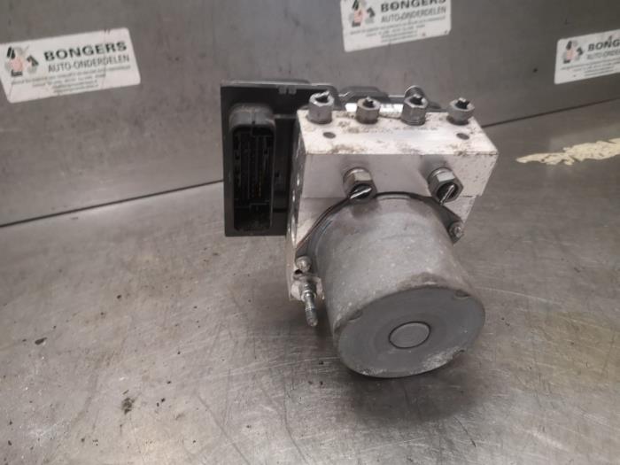 Usagé Bloc ABS Citroen C4 Grand Picasso (UA) 2.0 HDiF 16V 135 Prix sur demande proposé par Bongers Auto-Onderdelen Zeeland