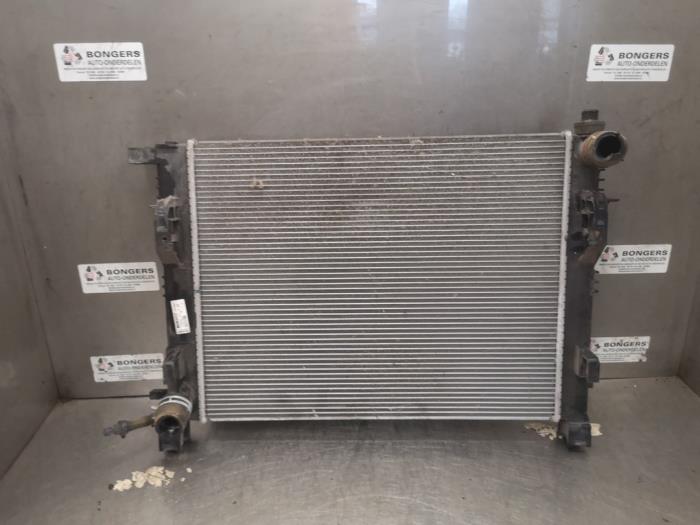 Used Radiator Renault Captur I (2R) 0.9 Energy TCE 12V Price on request offered by Bongers Auto-Onderdelen Zeeland