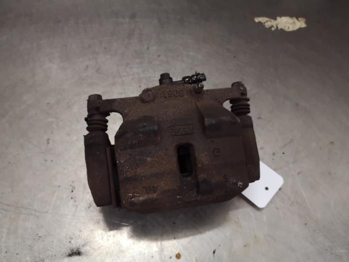 Gebrauchte Bremszange links vorne Nissan Qashqai (J10) 1.5 dCi DPF Preis auf Anfrage angeboten von Bongers Auto-Onderdelen Zeeland