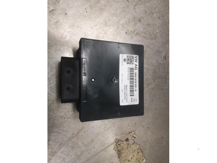 Usados Módulo electrónico central Volkswagen Transporter T5 2.0 TDI DRF Precio de solicitud ofrecido por Bongers Auto-Onderdelen Zeeland