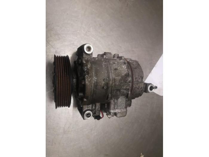 Usagé Compresseur de clim Audi A4 Avant (B6) 2.0 FSI 16V Prix sur demande proposé par Bongers Auto-Onderdelen Zeeland