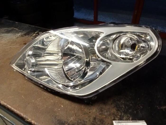 Nowe Reflektor lewy Suzuki Splash 1.2 16V LPG Cena € 121,00 Z VAT oferowane przez Bongers Auto-Onderdelen Zeeland