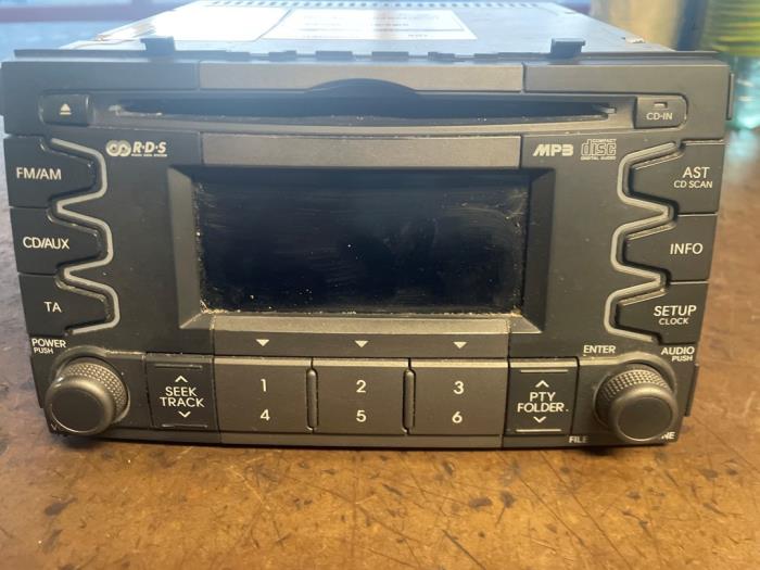 Używane Radio Kia Soul I (AM) Cena na żądanie oferowane przez Bongers Auto-Onderdelen Zeeland