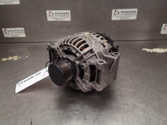 Usagé Dynamo Mercedes Sprinter 3t (903) 311 CDI 16V Prix sur demande proposé par Bongers Auto-Onderdelen Zeeland