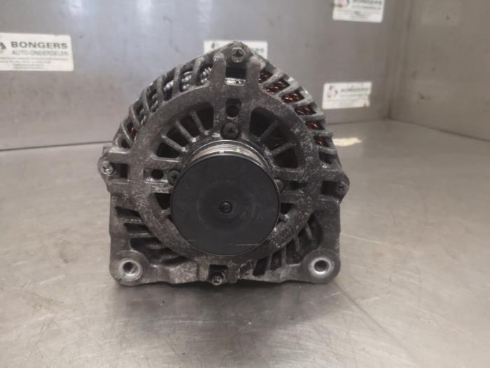 Begagnade Dynamo Renault Master III (FV) 2.3 dCi 125 16V FWD Pris på förfrågan erbjuds av Bongers Auto-Onderdelen Zeeland