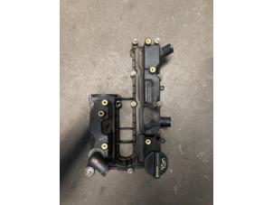 Ventildeckel van een Ford Grand C-Max (DXA) 1.6 EcoBoost 16V 2011