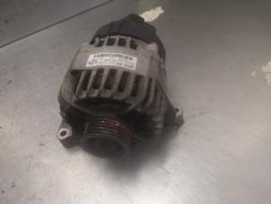 Dynamo van een Fiat Grande Punto (199) 1.4 16V 2007