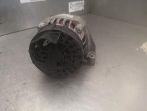Dynamo van een Fiat Grande Punto (199) 1.4 16V 2007