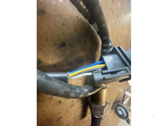 Lambda probe from a Volkswagen Tiguan (AD1) 2.0 TDI 16V BlueMotion Technology SCR 2018