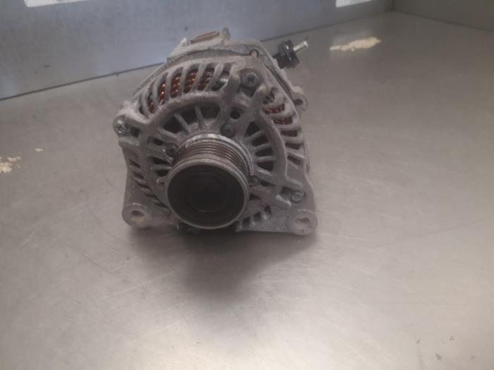 Begagnade Dynamo Mazda CX-30 (DM) 1.8 Skyactiv D 116 16V Pris på förfrågan erbjuds av Bongers Auto-Onderdelen Zeeland