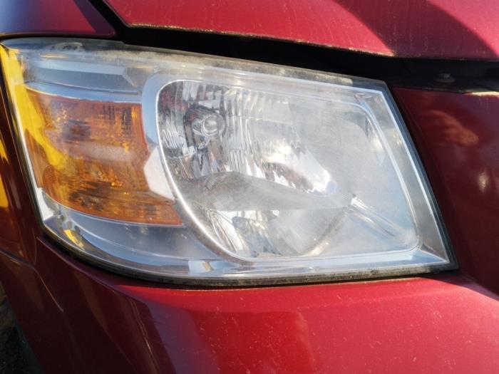 Używane Reflektor prawy Dodge Grand Caravan 3.8 Cena na żądanie oferowane przez Bongers Auto-Onderdelen Zeeland