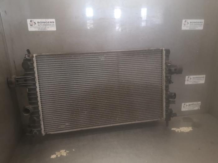 Used Radiator Opel Zafira (M75) 1.8 16V Ecotec Price on request offered by Bongers Auto-Onderdelen Zeeland