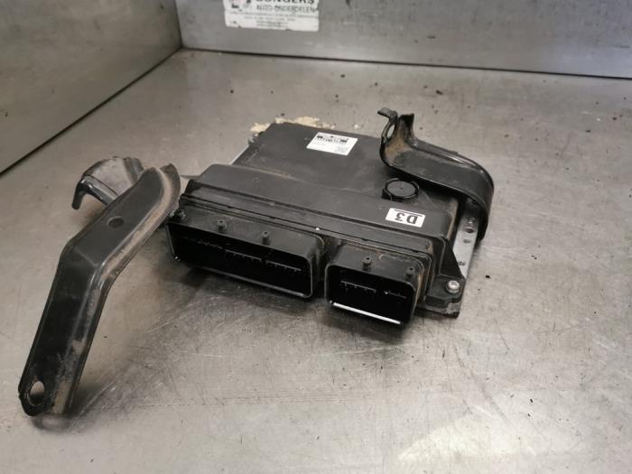 Used Engine management computer Toyota RAV4 (A3) 2.0 16V VVT-i 4x4 Price on request offered by Bongers Auto-Onderdelen Zeeland