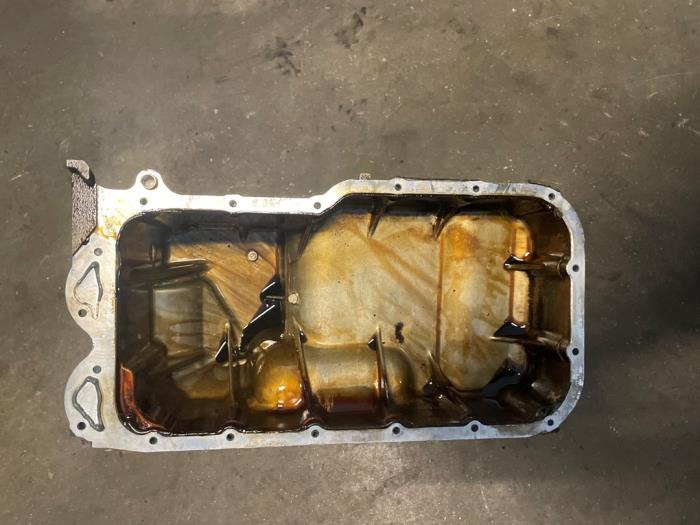 Usagé Couvercle carter Suzuki Grand Vitara II (JT) 2.0 16V Prix sur demande proposé par Bongers Auto-Onderdelen Zeeland