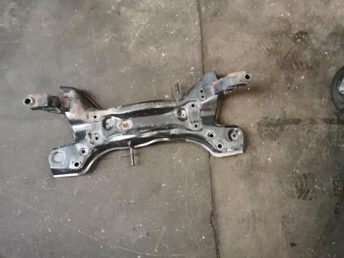 Usados Subchasis Volkswagen Polo IV (9N1/2/3) 1.2 Precio de solicitud ofrecido por Bongers Auto-Onderdelen Zeeland