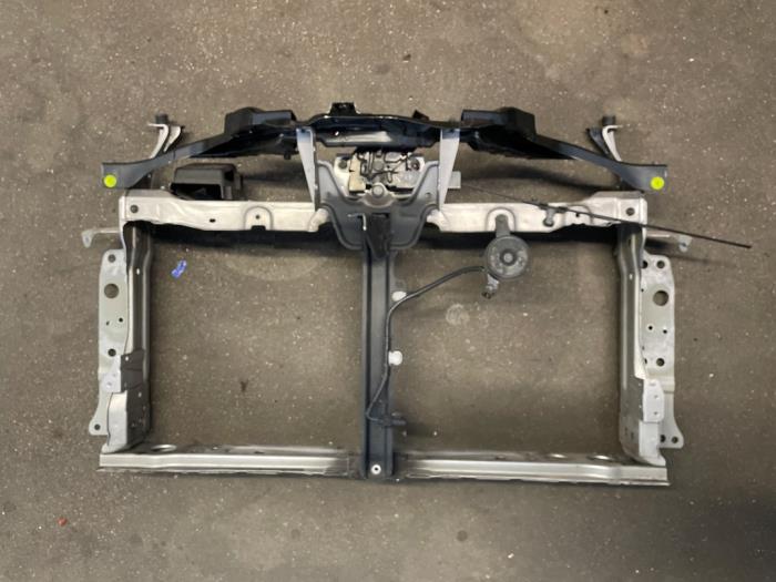 Begagnade Front Toyota C-HR (X1,X5) 1.8 16V Hybrid Pris € 250,00 Marginaltabell erbjuds av Bongers Auto-Onderdelen Zeeland