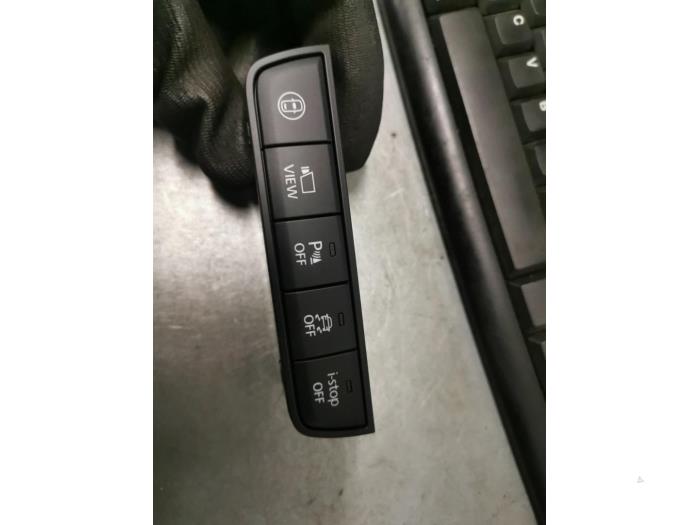 Gebrauchte PDC Schalter Mazda 3 Sport (BP) 2.0 SkyActiv-G 122 Mild Hybrid 16V Preis auf Anfrage angeboten von Bongers Auto-Onderdelen Zeeland