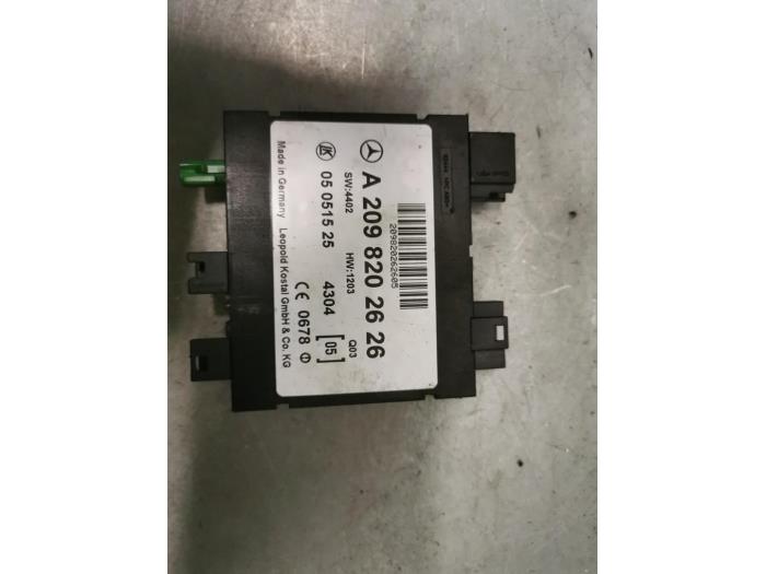 Używane Modul keyless vehicle Mercedes CLK (C209) 5.0 500 V8 24V Cena na żądanie oferowane przez Bongers Auto-Onderdelen Zeeland