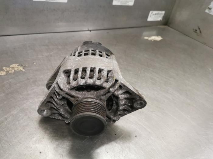 Gebrauchte Dynamo Fiat Bravo (198A) 1.6 JTD Multijet 120 Preis auf Anfrage angeboten von Bongers Auto-Onderdelen Zeeland