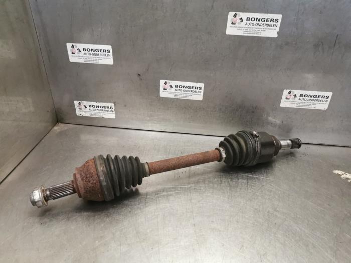 Gebrauchte Antriebswelle links vorne Fiat Bravo (198A) 1.6 JTD Multijet 120 Preis auf Anfrage angeboten von Bongers Auto-Onderdelen Zeeland