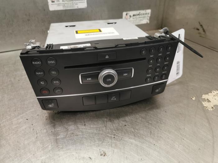 Używane Radio Mercedes C (W204) 1.6 C-180K 16V BlueEfficiency Cena na żądanie oferowane przez Bongers Auto-Onderdelen Zeeland