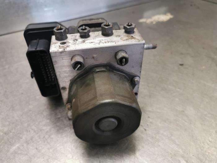 Usagé Bloc ABS Fiat Ducato (250) 2.0 D 115 Multijet Prix sur demande proposé par Bongers Auto-Onderdelen Zeeland