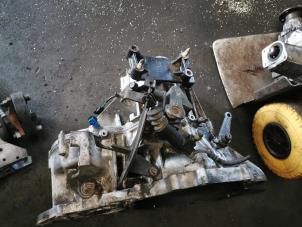 Getriebe van een Hyundai Santa Fe I 2.4 16V 4x4 2001