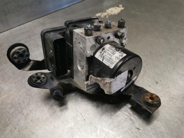 Used ABS pump Renault Megane III Grandtour (KZ) 1.2 16V TCE 130 Price on request offered by Bongers Auto-Onderdelen Zeeland