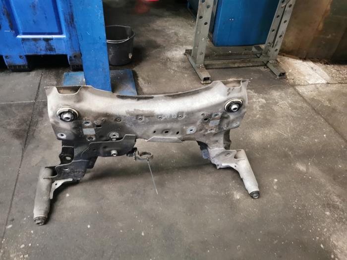Used Subframe Renault Grand Scénic III (JZ) 1.4 16V TCe 130 Price on request offered by Bongers Auto-Onderdelen Zeeland