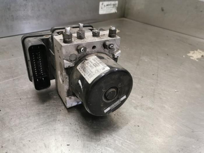 Gebrauchte ABS Pumpe Renault Grand Scénic III (JZ) 1.4 16V TCe 130 Preis auf Anfrage angeboten von Bongers Auto-Onderdelen Zeeland