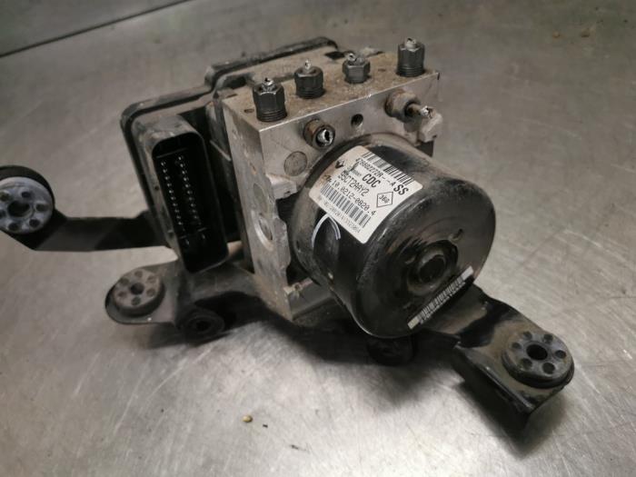 Usagé Bloc ABS Renault Grand Scénic III (JZ) 1.5 dCi 110 Prix sur demande proposé par Bongers Auto-Onderdelen Zeeland