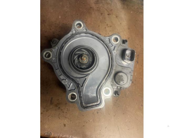 Begagnade Vattenpump Toyota Prius (ZVW3) 1.8 16V Pris på förfrågan erbjuds av Bongers Auto-Onderdelen Zeeland