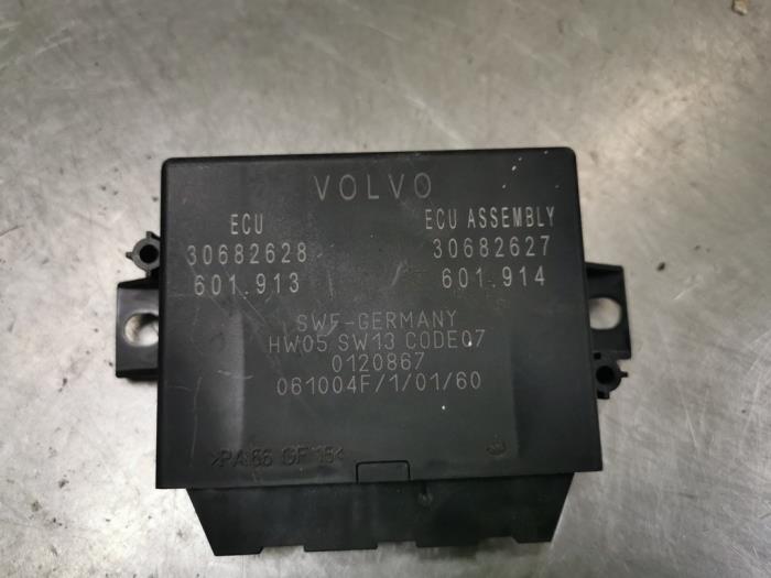 Begagnade PDC-modul Volvo XC90 I 2.5 T 20V Pris på förfrågan erbjuds av Bongers Auto-Onderdelen Zeeland