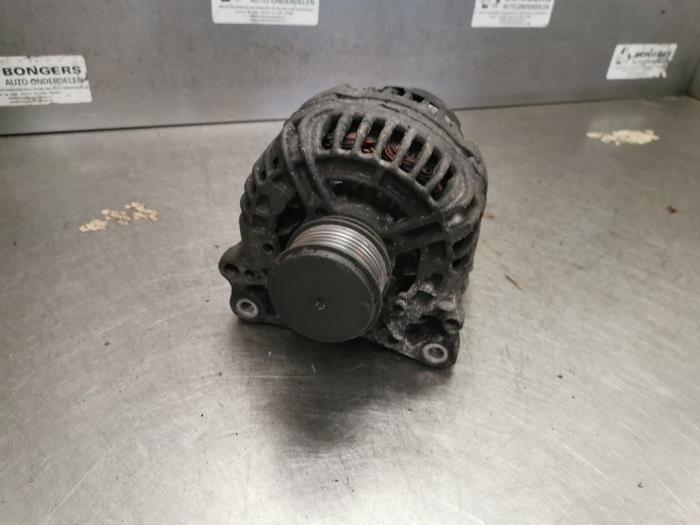 Gebrauchte Dynamo Volkswagen Touran (1T1/T2) 2.0 TDI 16V 136 Preis auf Anfrage angeboten von Bongers Auto-Onderdelen Zeeland